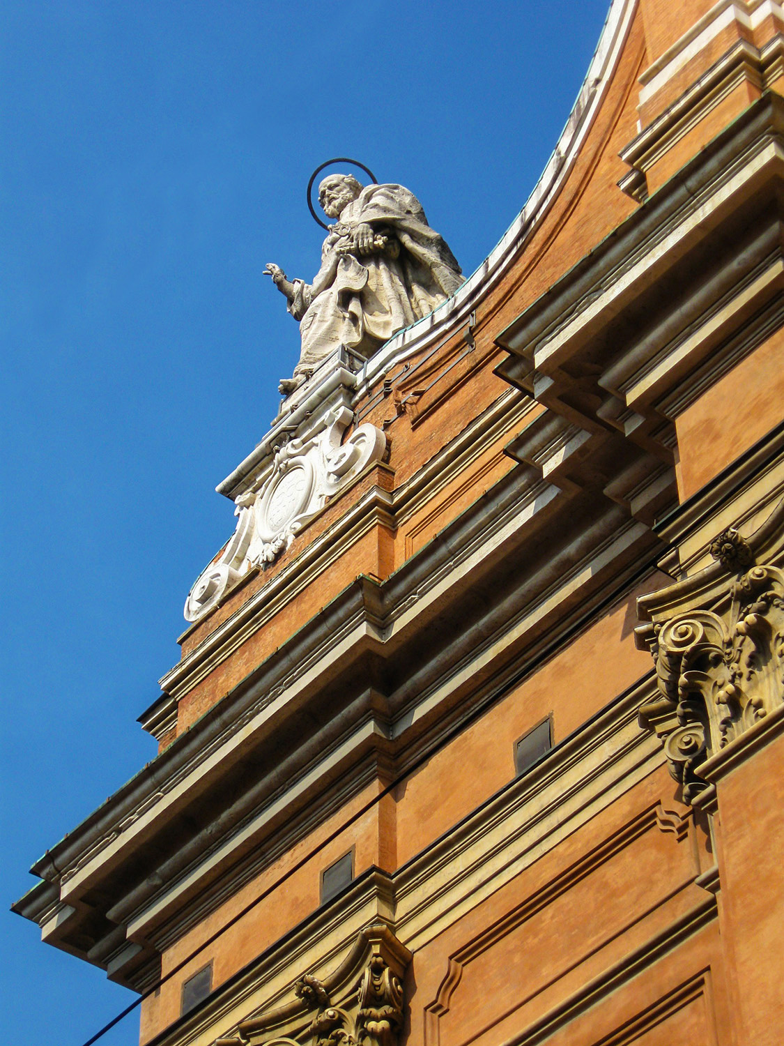 photo: https://upload.wikimedia.org/wikipedia/commons/c/c2/Bologna_%28BO%29%2C_Cattedrale_Metropolitana_di_San_Pietro%2C_dettaglio.jpg