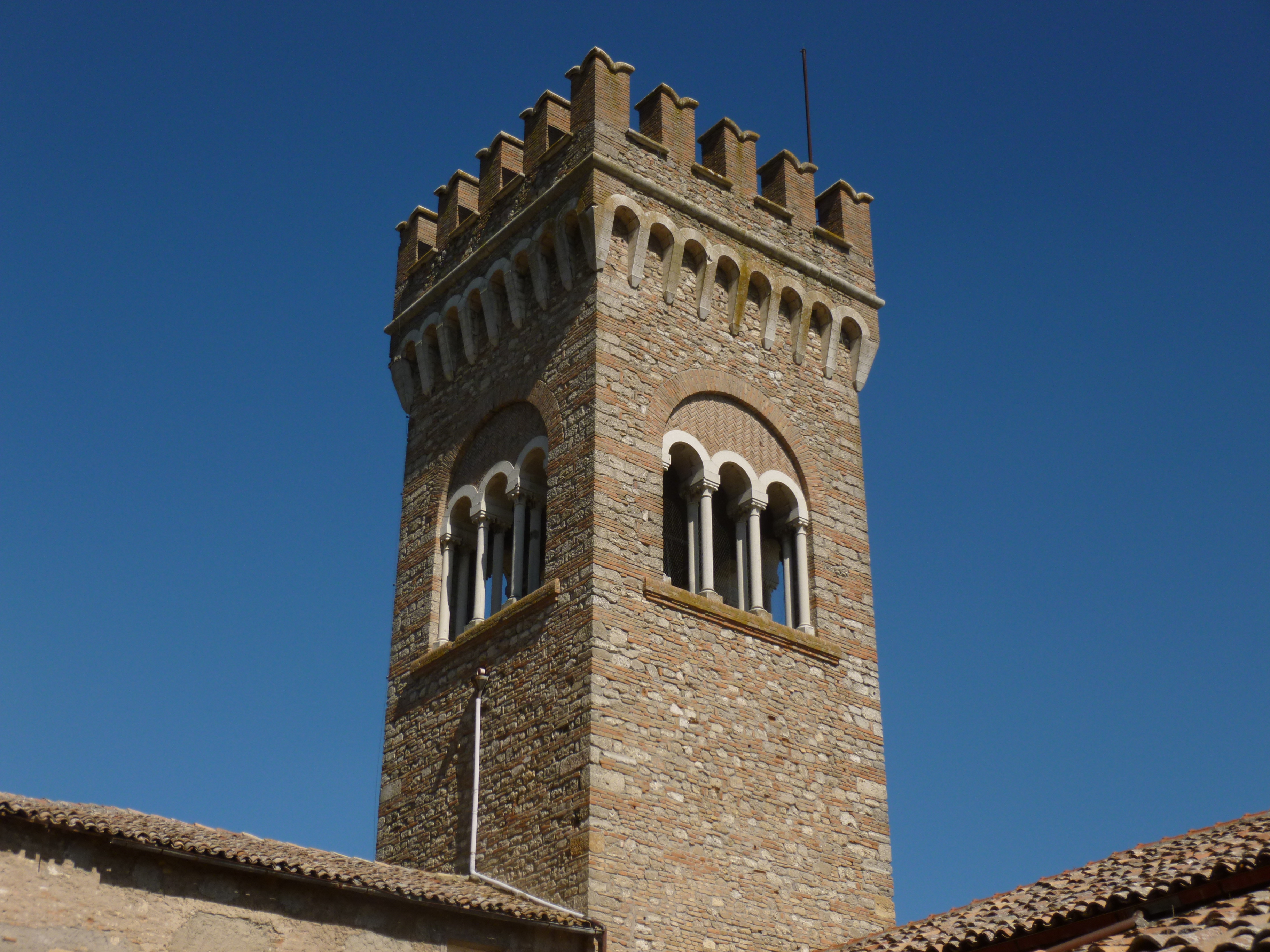 foto: https://upload.wikimedia.org/wikipedia/commons/a/a3/Palazzo_Comunale_-_Bertinoro_15.jpg