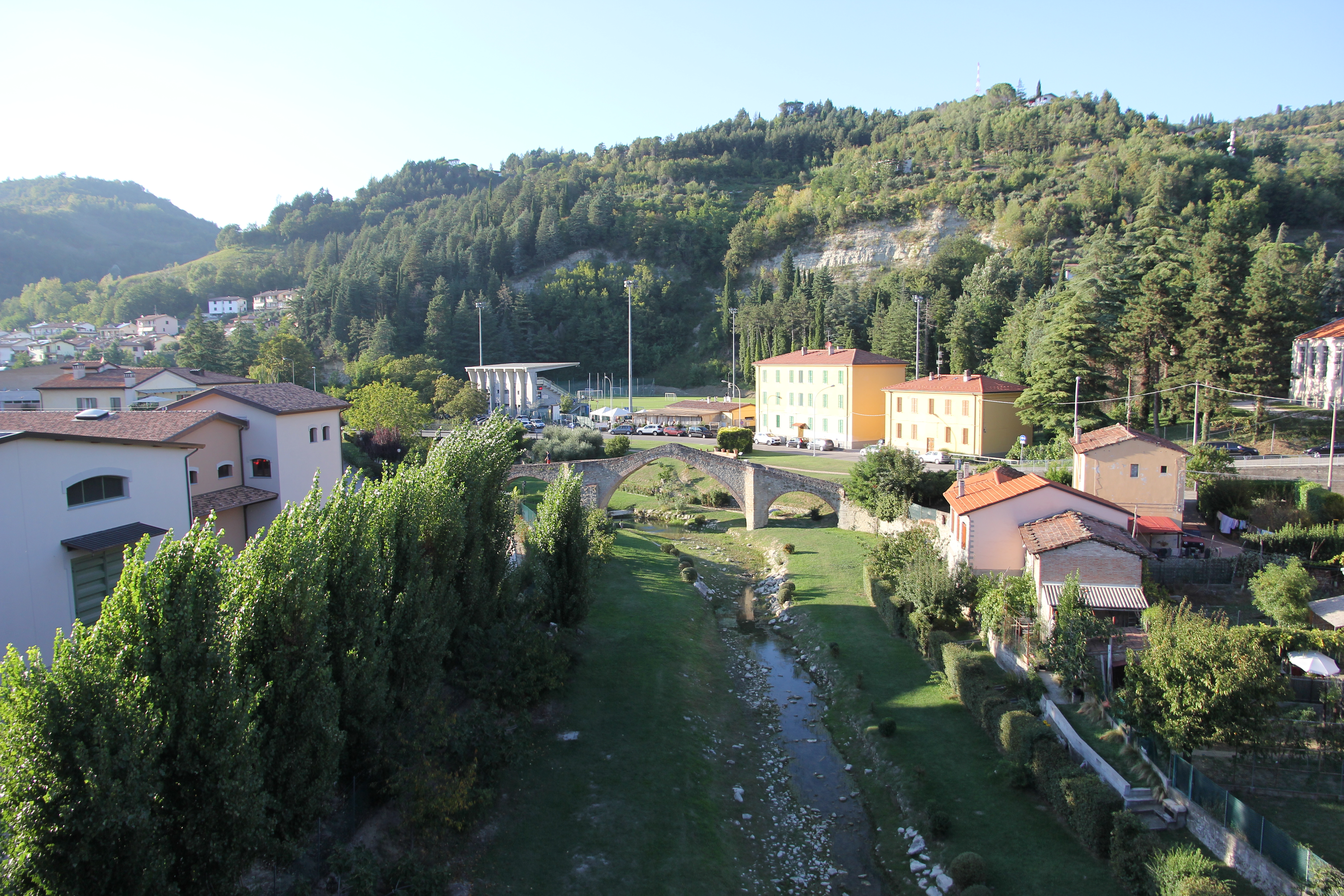 photo: https://upload.wikimedia.org/wikipedia/commons/0/0d/Modigliana%2C_ponte_di_San_Donato_%2802%29.jpg