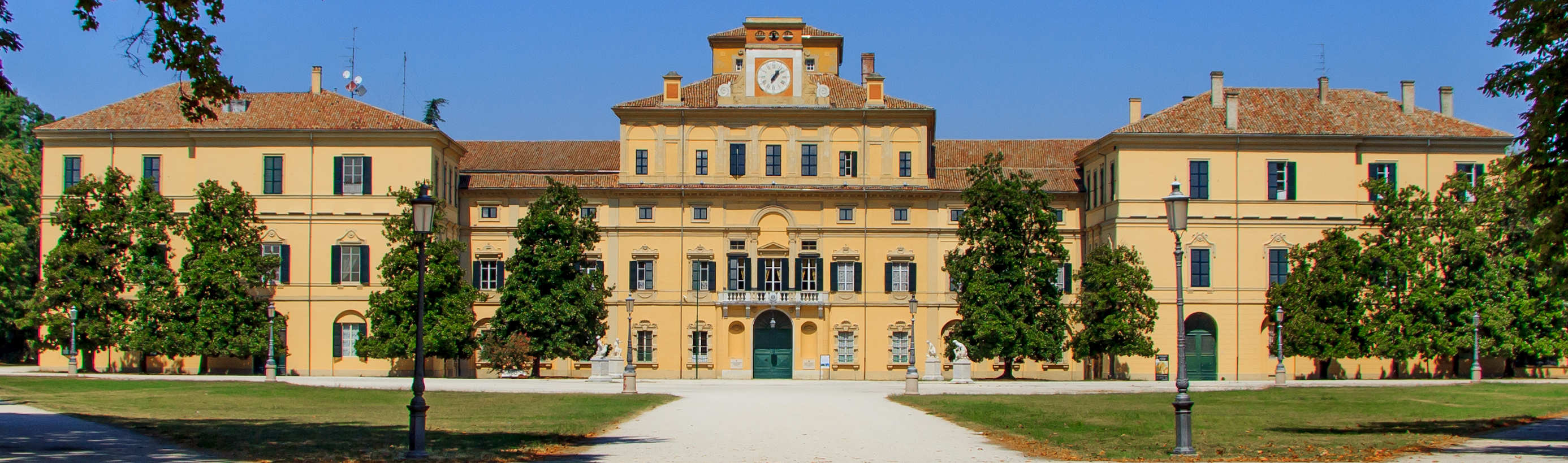 foto: https://upload.wikimedia.org/wikipedia/commons/7/72/Palazzo_Ducale_PARMA.jpg