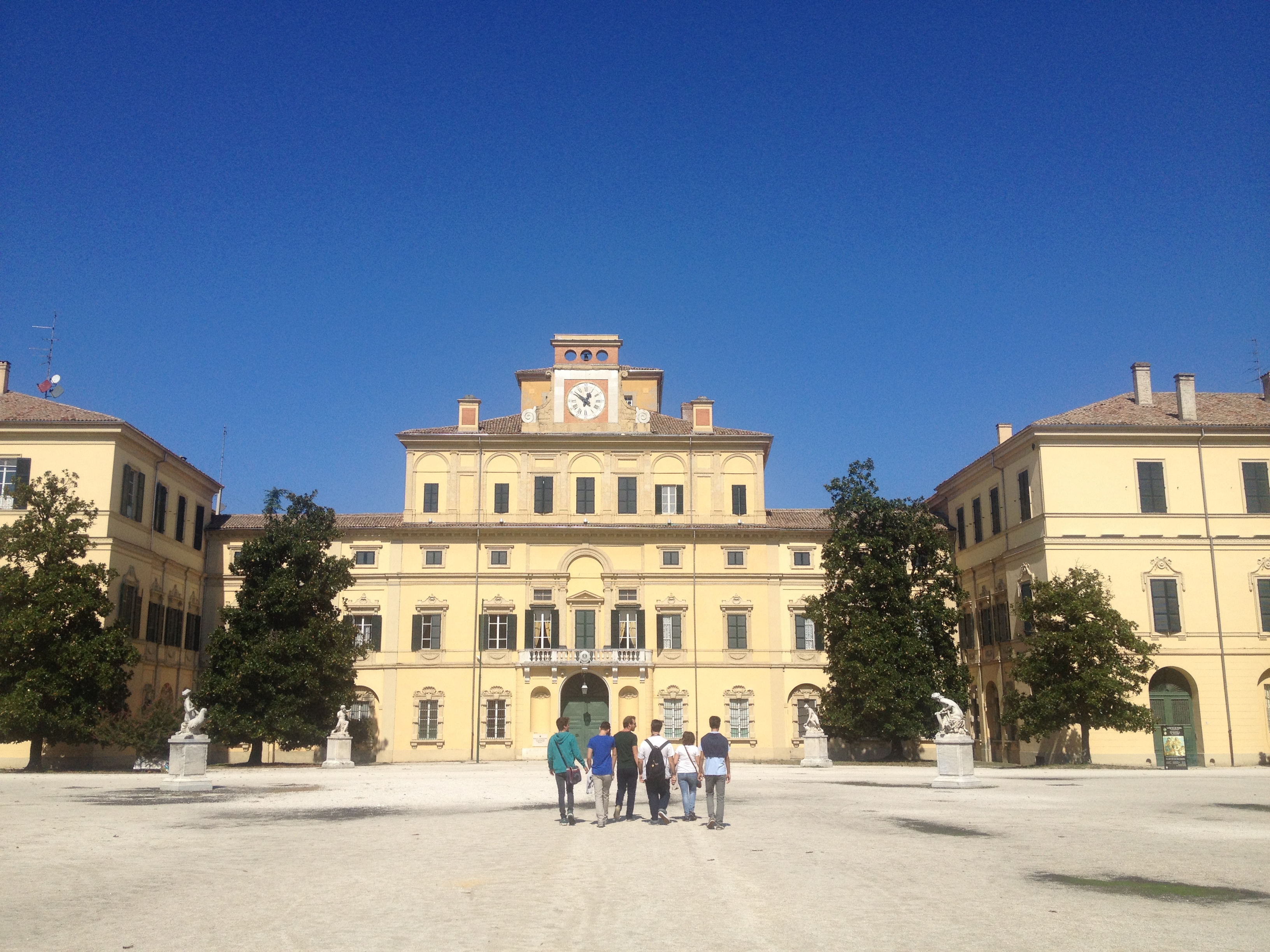 foto: https://upload.wikimedia.org/wikipedia/commons/9/9f/Palazzo_Ducale_Sede_RIS_di_Parma.jpg