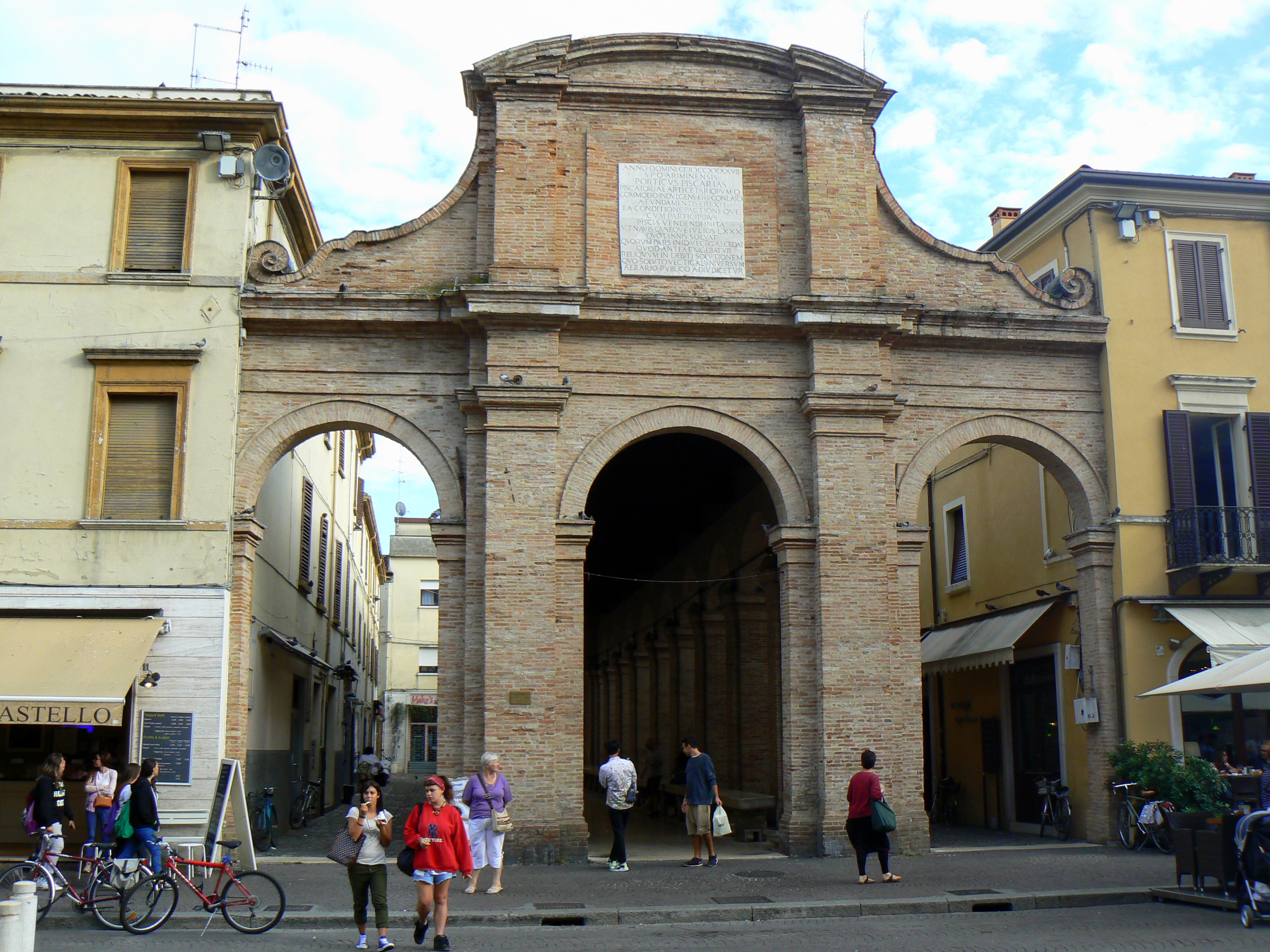 foto: https://upload.wikimedia.org/wikipedia/commons/8/8c/Vecchia_pescheria_-_Rimini.jpg